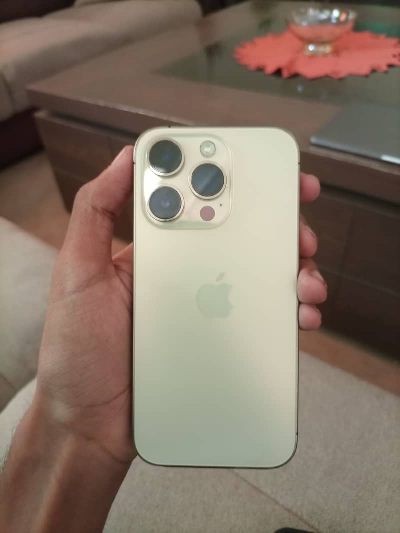 Apple iPhone 14 Pro 0