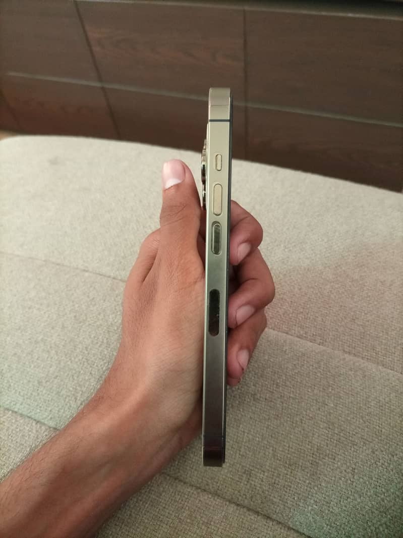 Apple iPhone 14 Pro 3