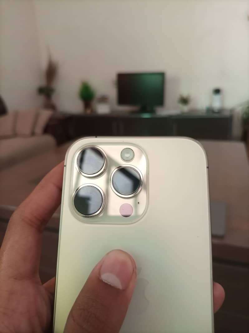 Apple iPhone 14 Pro 4