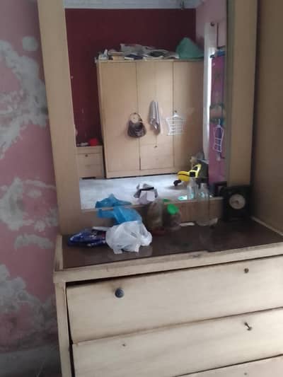 dressing table