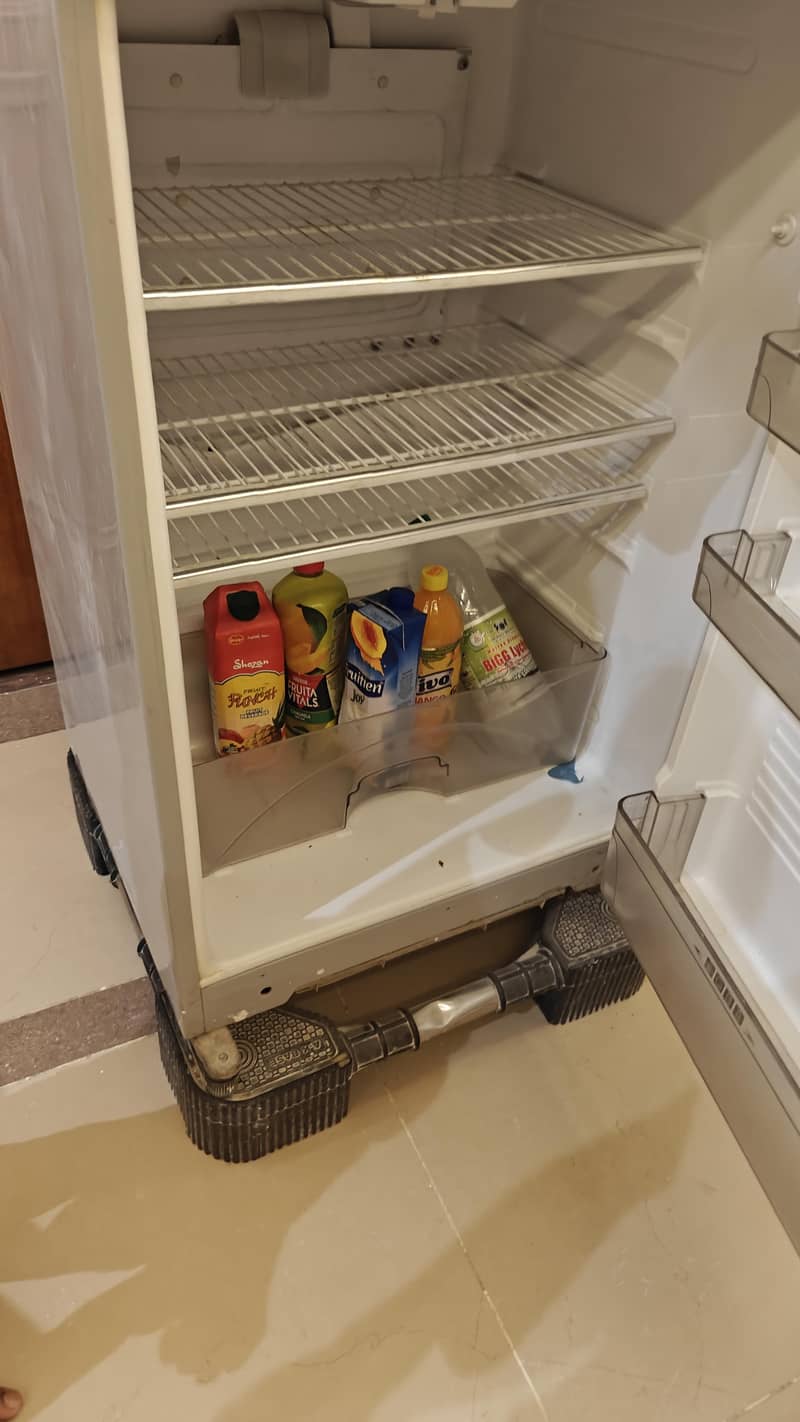 dawlance fridge 4