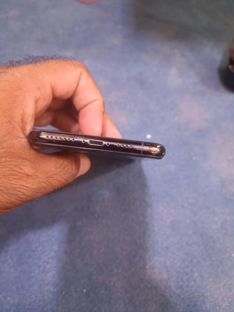 Apple iPhone 11 Pro Max 5