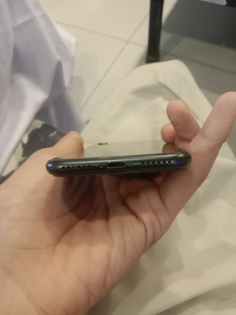 Apple iPhone SE 6