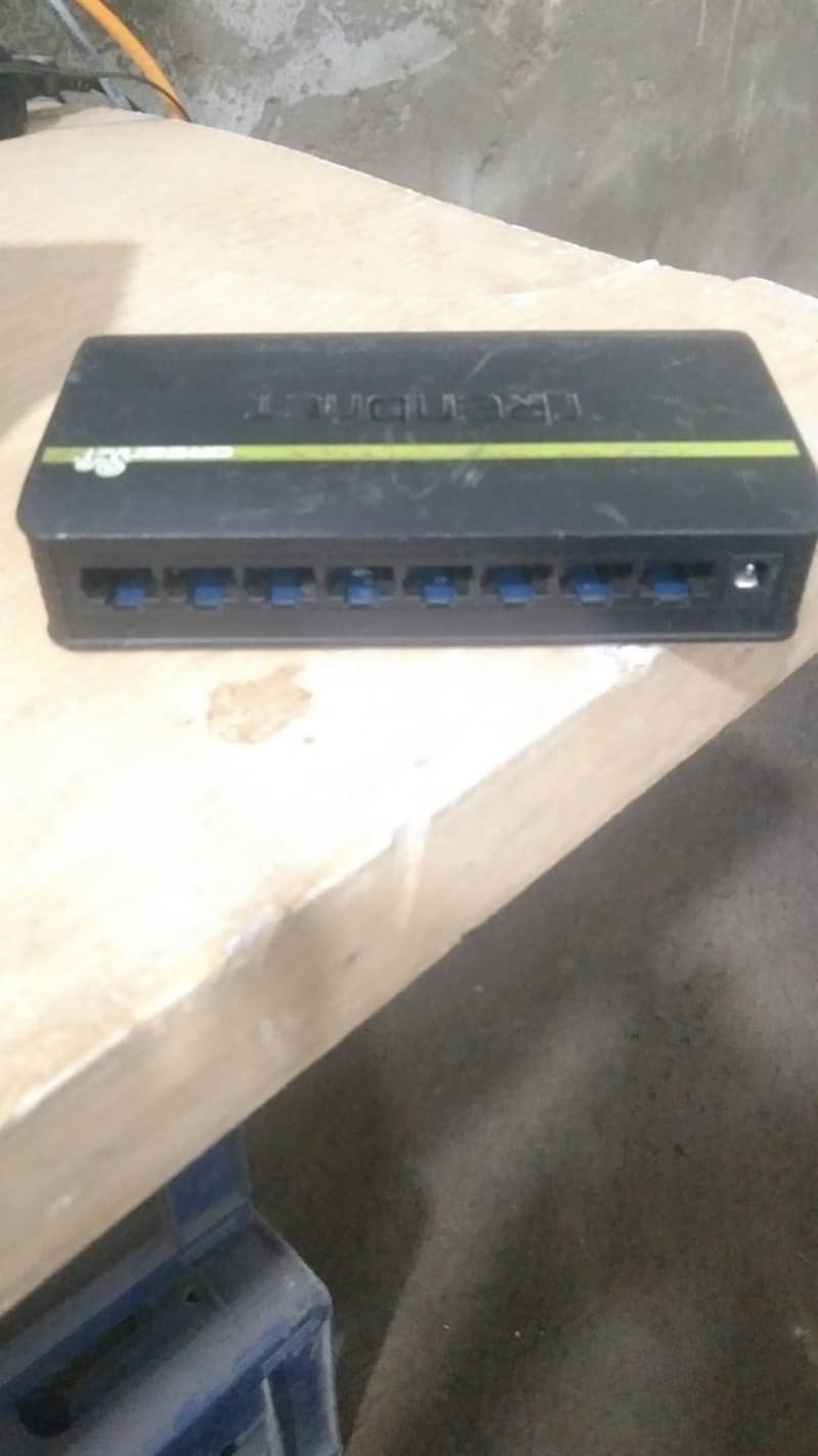 TrendNet Network 8-port Switch 0