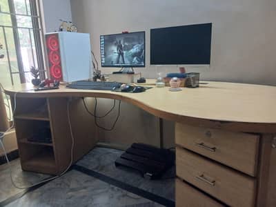Executive Table For sale