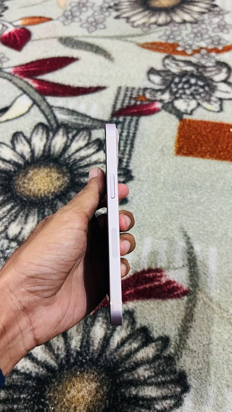 Apple iPhone 13 1