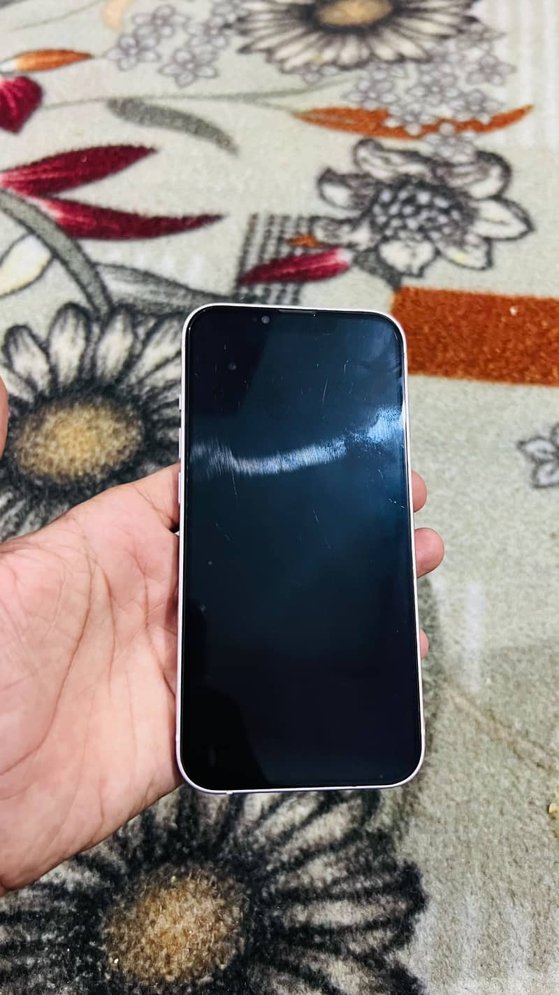 Apple iPhone 13 4