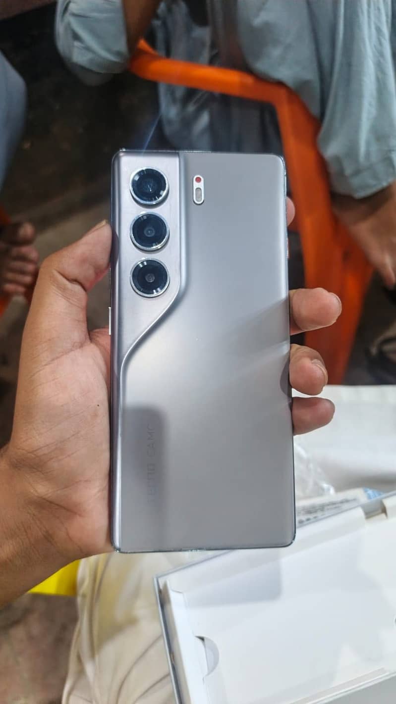 Tecno CAMON 40 Pro 5