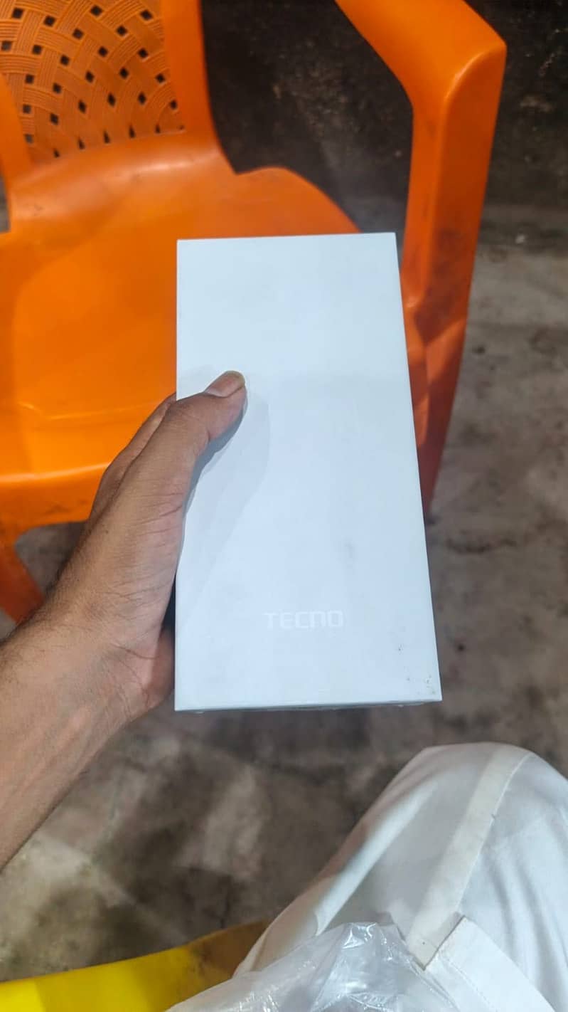 Tecno CAMON 40 Pro 6