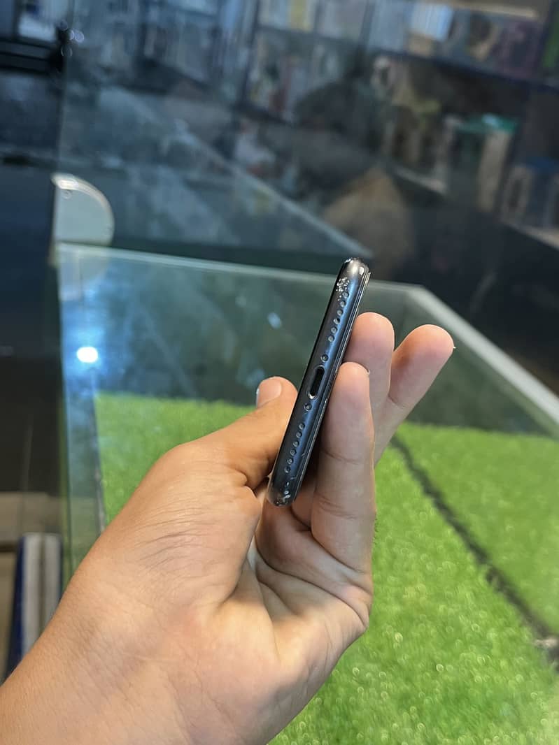 Apple iPhone 7 2