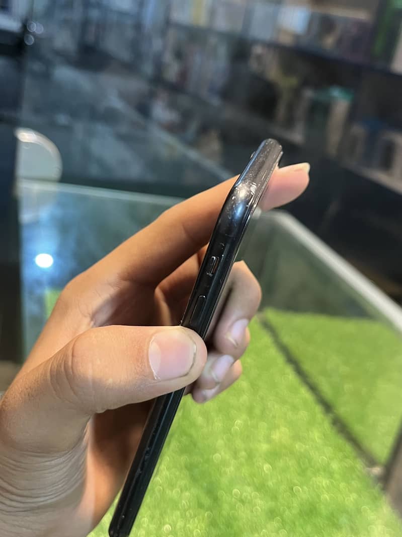 Apple iPhone 7 3