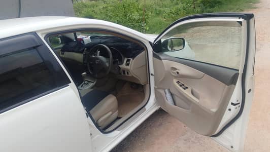 Toyota Fielder 2012