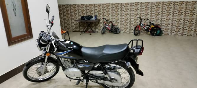 Suzuki GS 150 2023