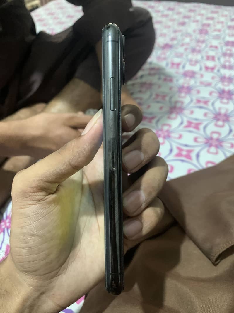 Apple iPhone X 4