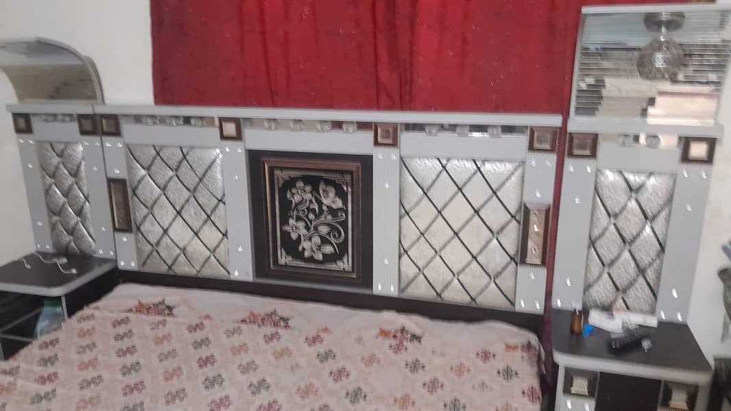 king bed 2 side tabal 3
