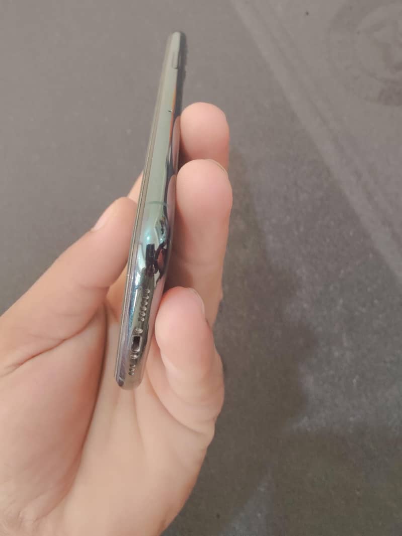 iPhone 11 Pro 3