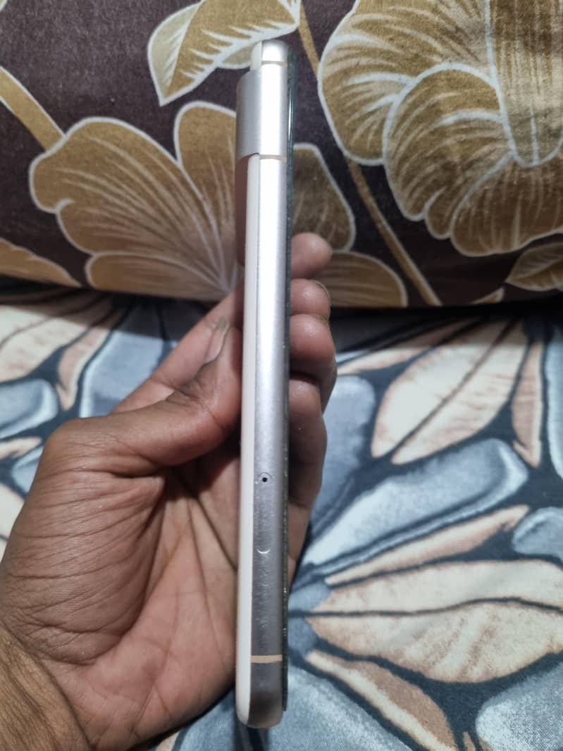 Google Pixel 8 1