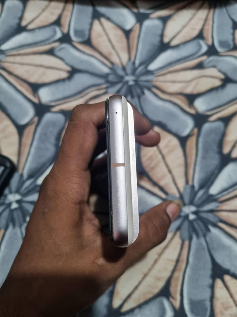 Google Pixel 8 2