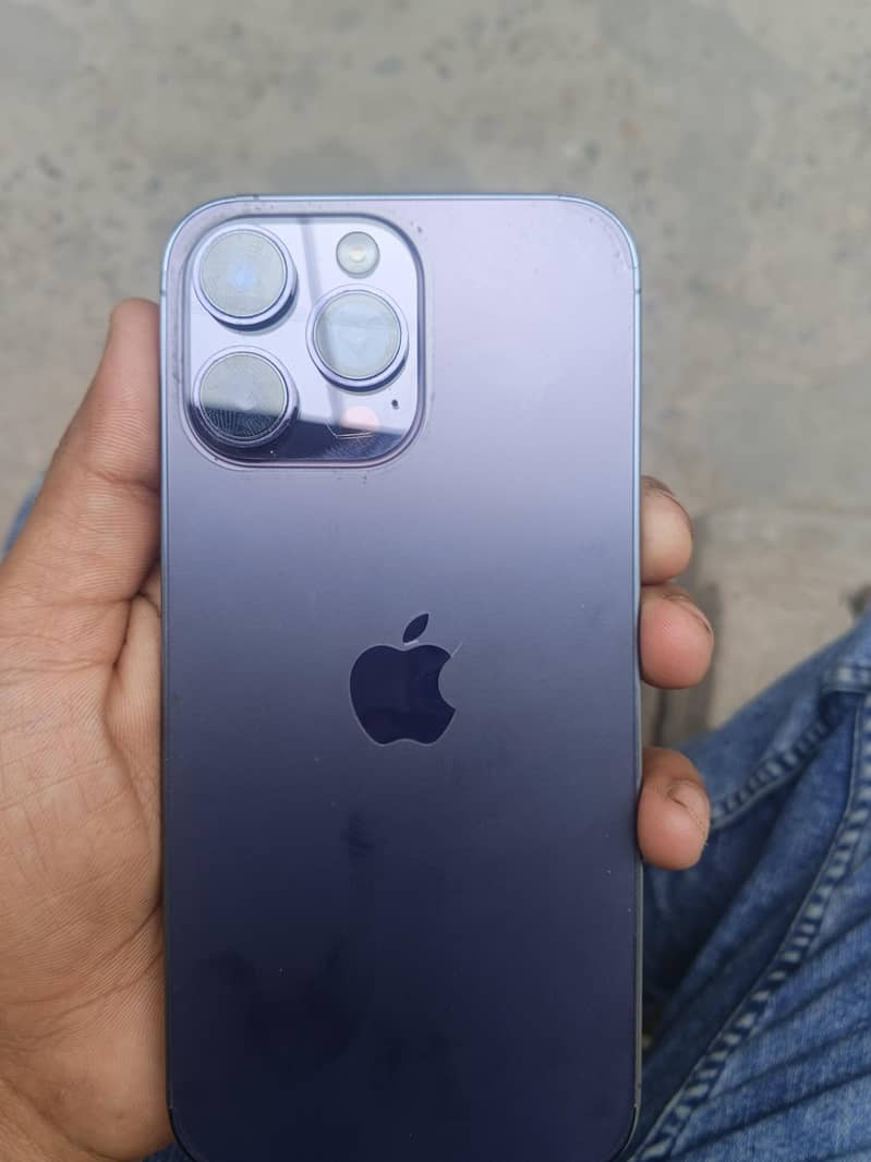 Apple iPhone 14 Pro Max 1