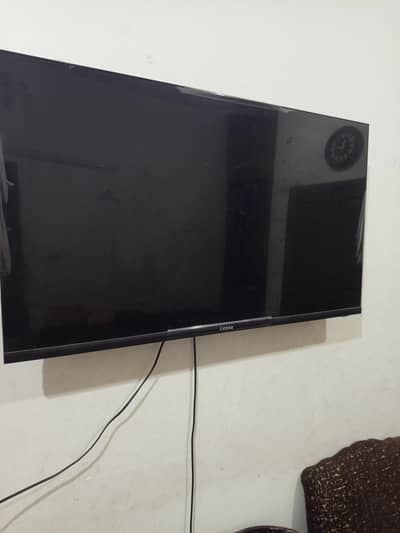 izone led tv in new condition slightly used