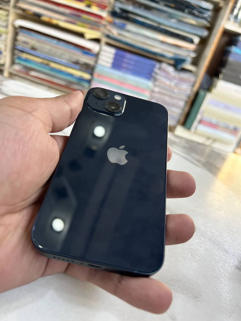 Apple iPhone 13 2