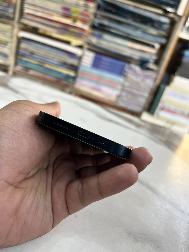 Apple iPhone 13 3
