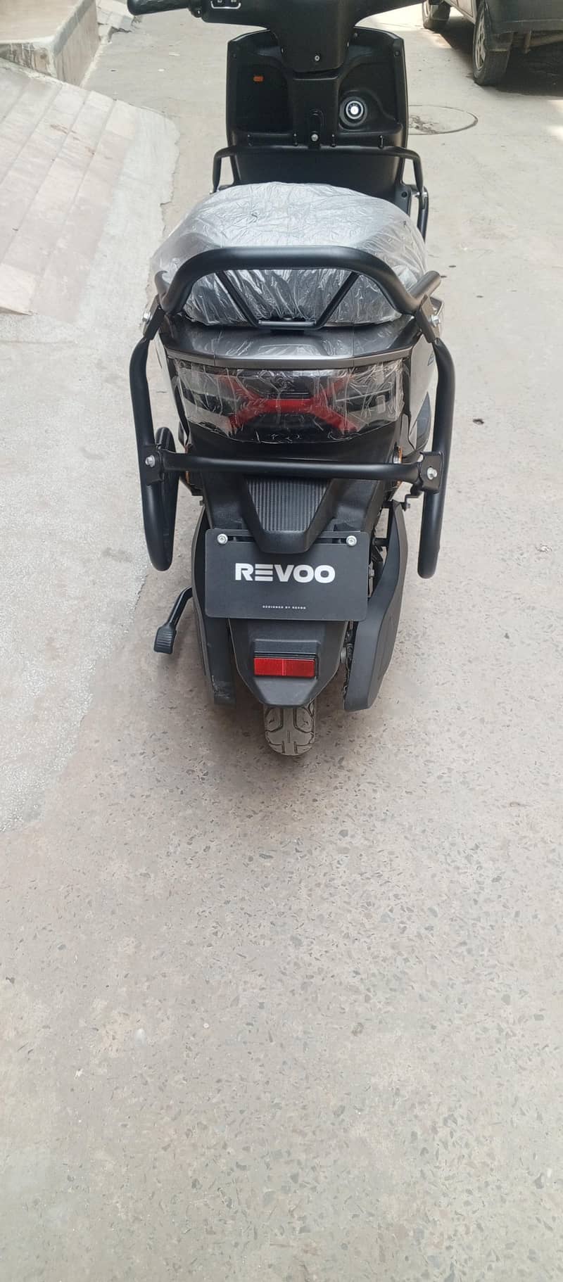 Revoo Scooty 5