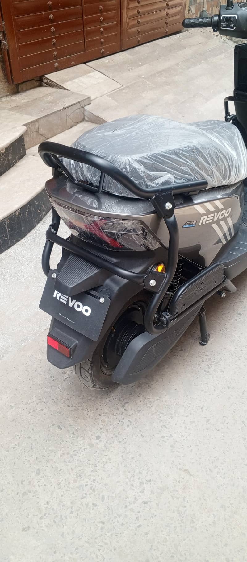 Revoo Scooty 6