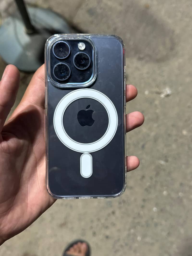 Apple iPhone 15 Pro 0