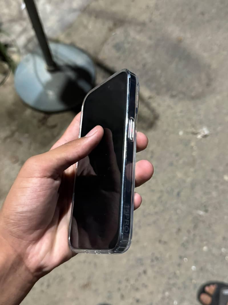Apple iPhone 15 Pro 1