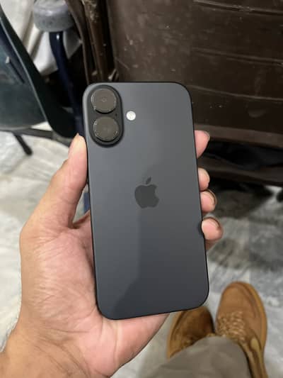 Apple iPhone 16