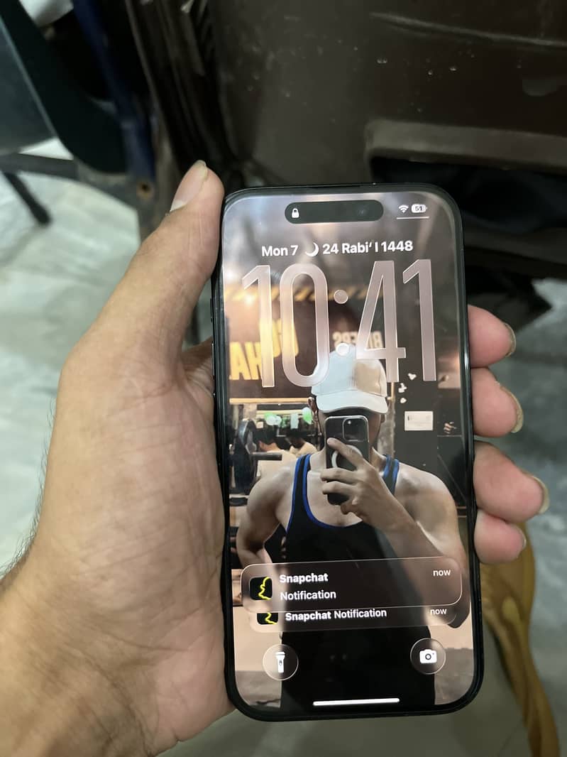 Apple iPhone 16 5