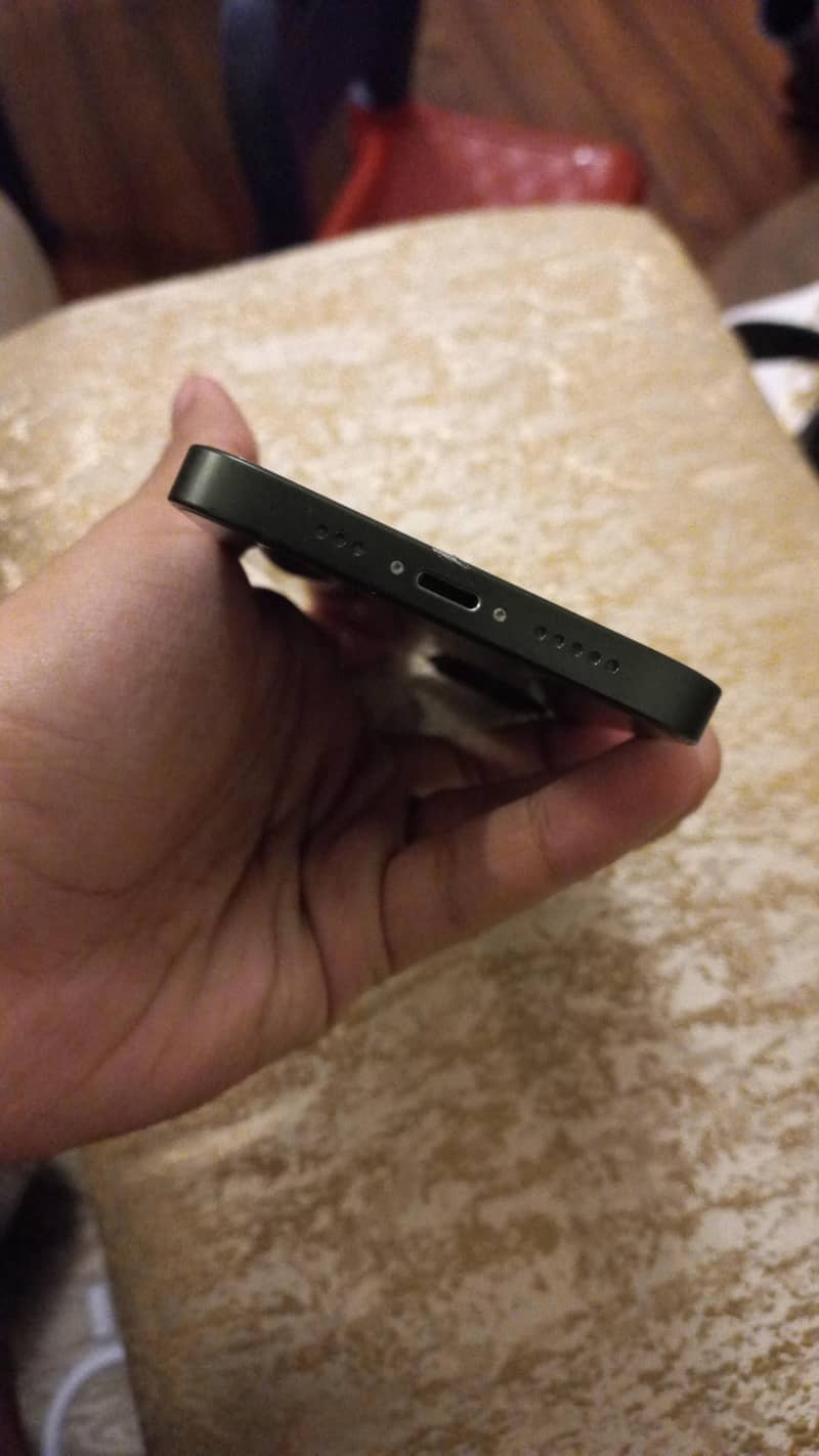 Apple iPhone 13 2