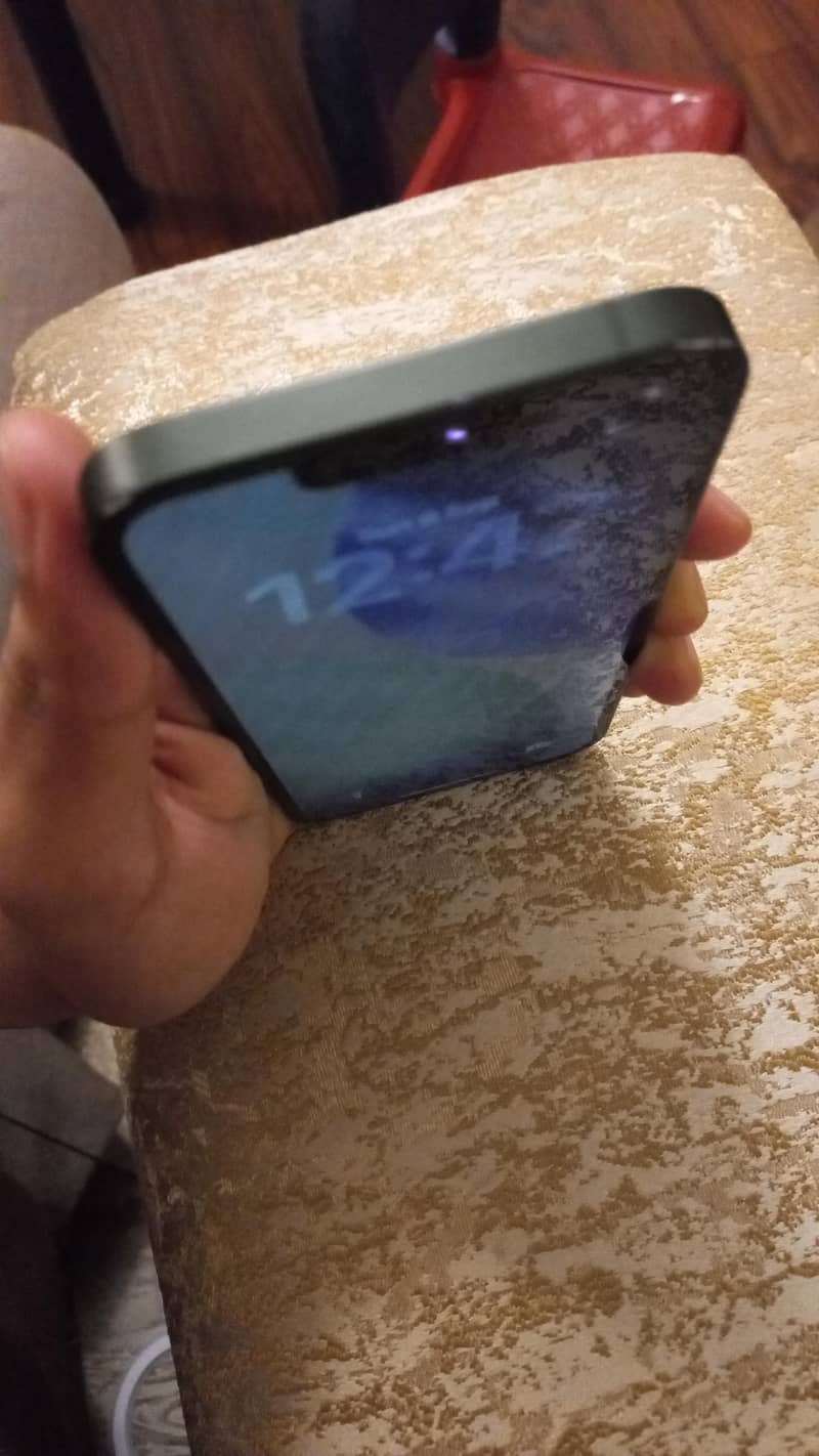 Apple iPhone 13 3