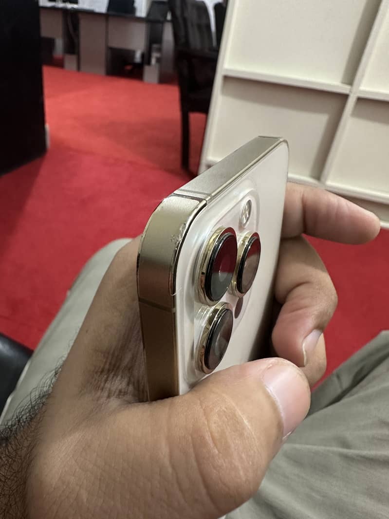 Apple iPhone 13 Pro 2