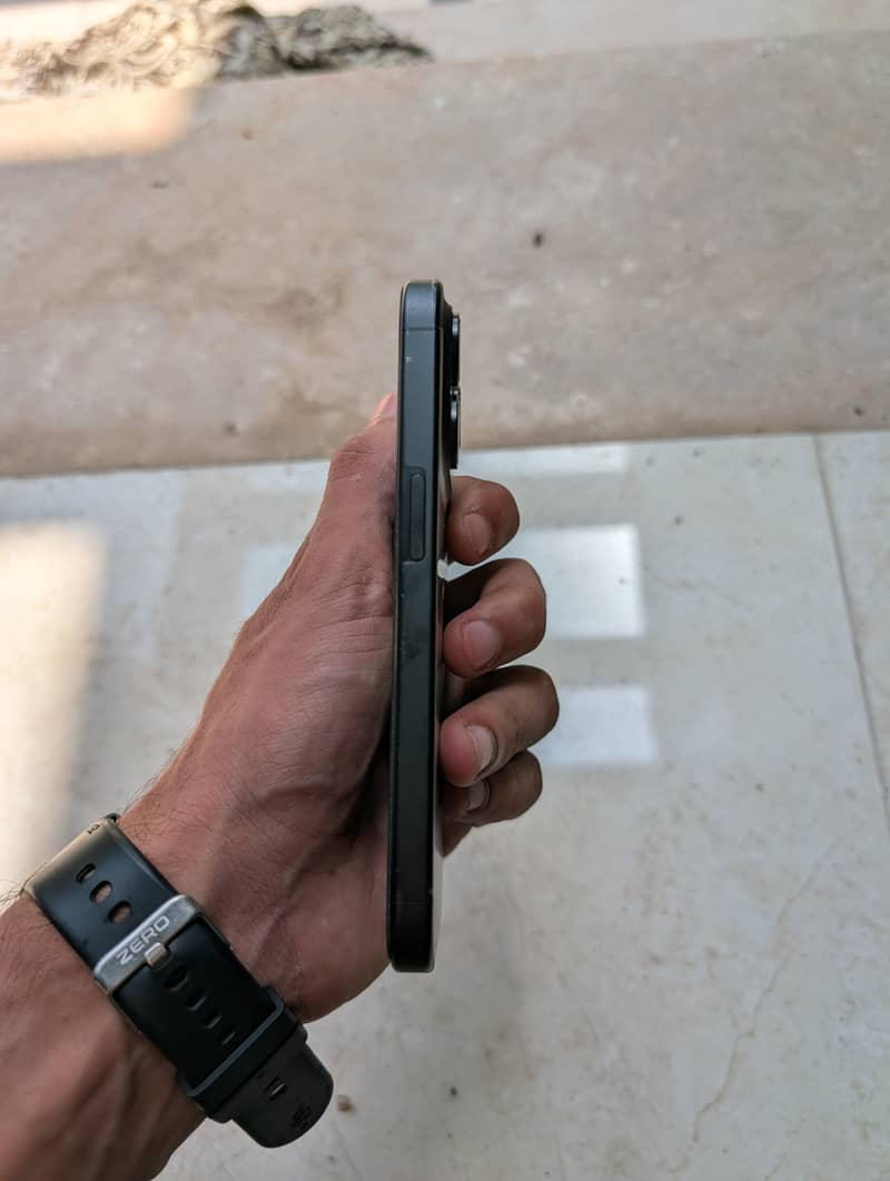 Apple iPhone 15 Pro 1