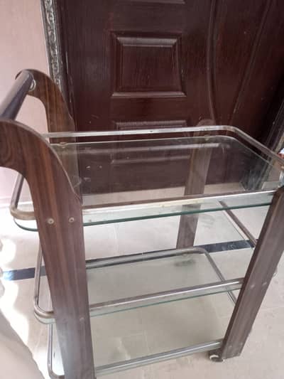I want sell serving trolley