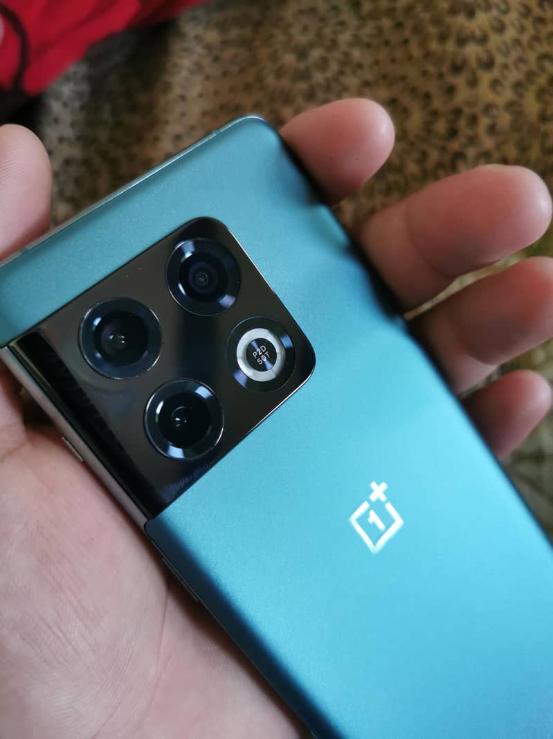 One Plus 10 Pro 1