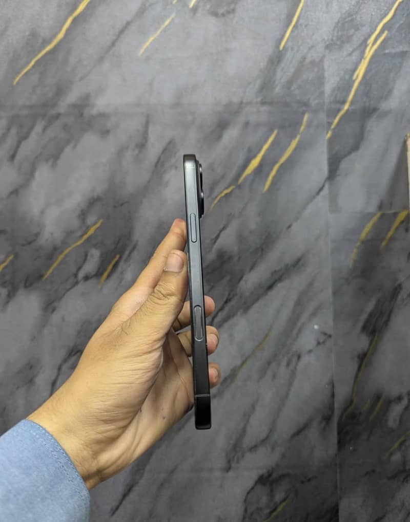 Apple iPhone 16 Plus 5