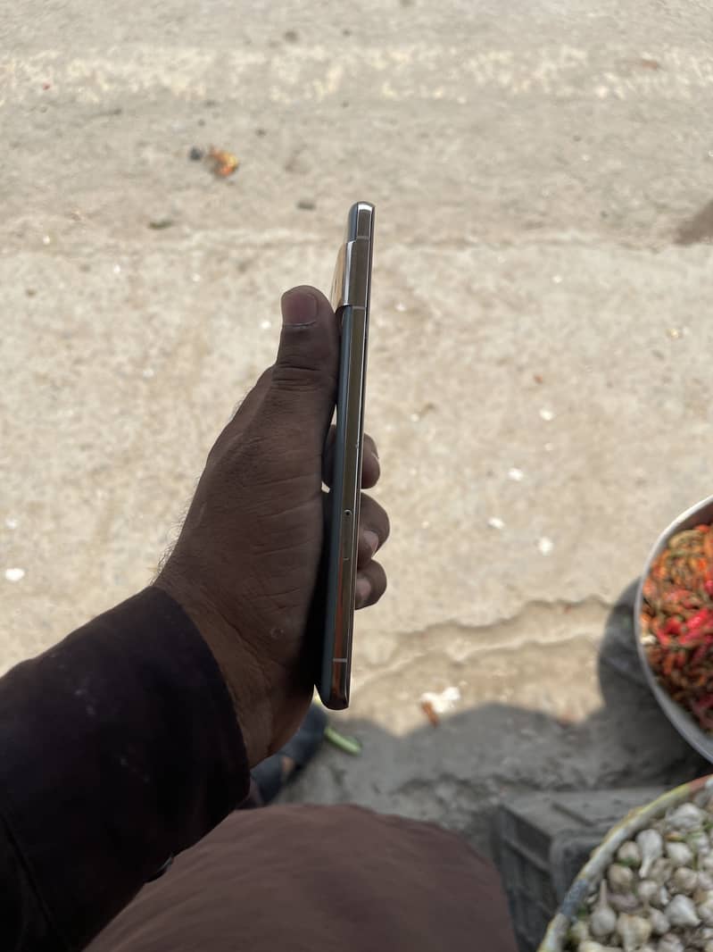 Google Pixel 7 Pro 9