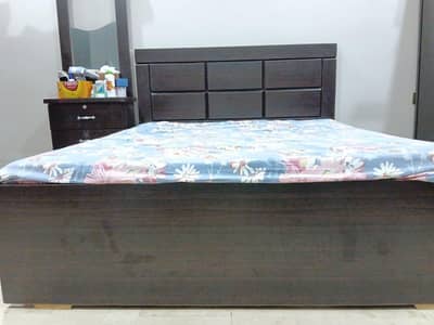 Queen size bed with dressing table