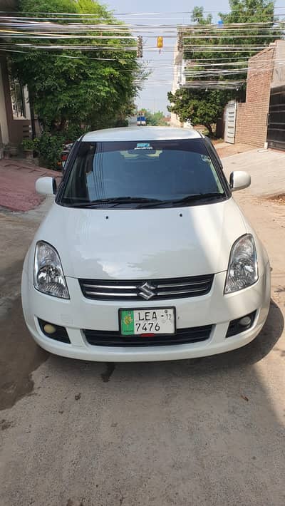 Suzuki Swift Dlx 2012