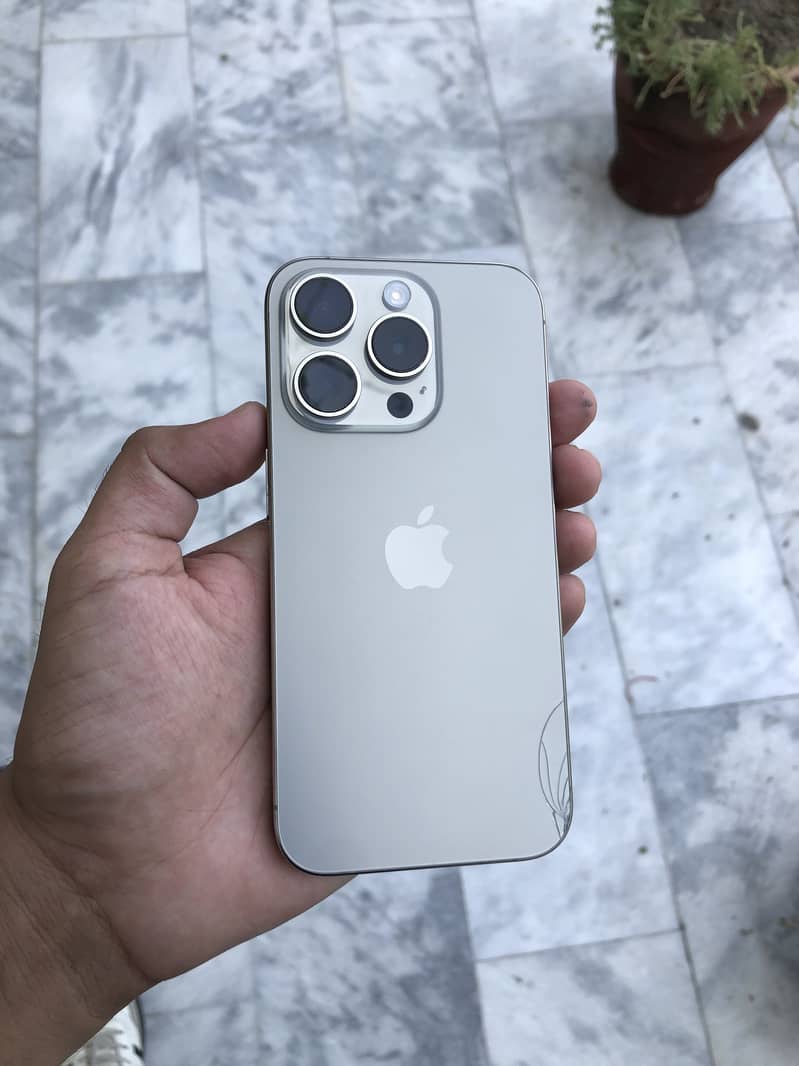 Apple iPhone 15 Pro 1