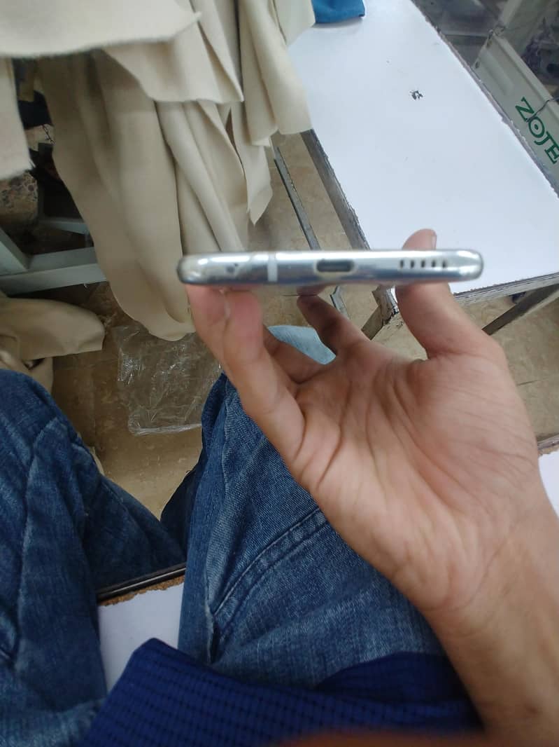 LG V30 2