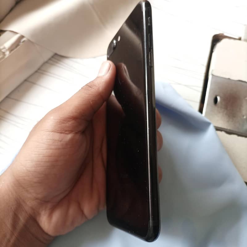 Apple iPhone 7 plus 3