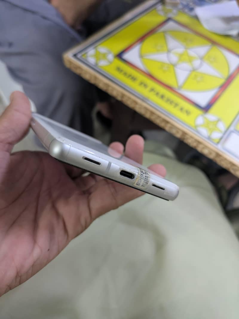 Google Pixel 7a 4