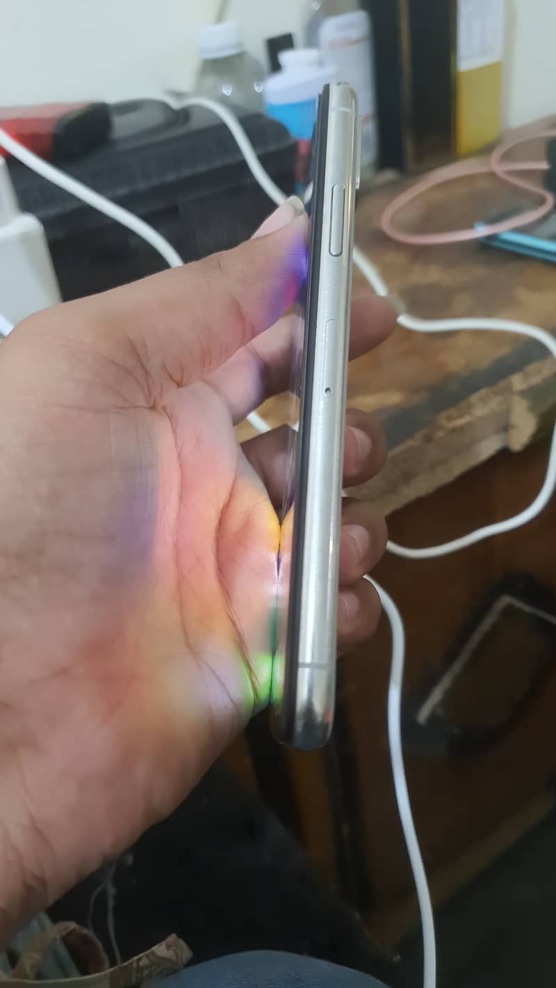 Apple iPhone X 3