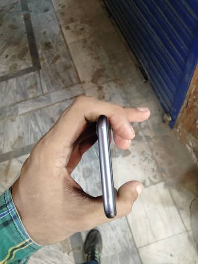 Apple iPhone 8 64gb non pta bypass for sale urgent