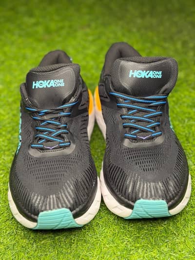 ORIGNAL HOKA ONE ONE BRAND NEW  US. 7.5, UK. 6.