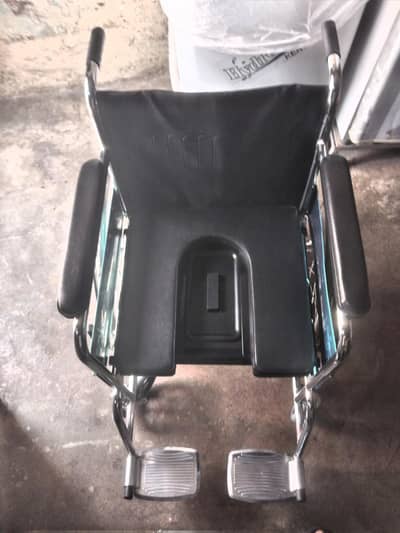 wheelchair with commode